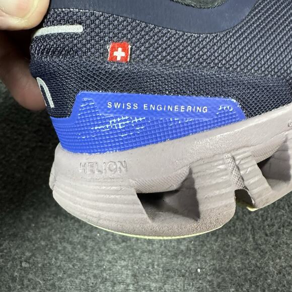 On Running Cloudflow Women’s Shoes Navy Blue Helion Size W9 Wear on Heel - Picture 6 of 10